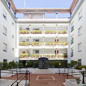 En El Corazón De Triana,garaje Y Patio Apartamento
